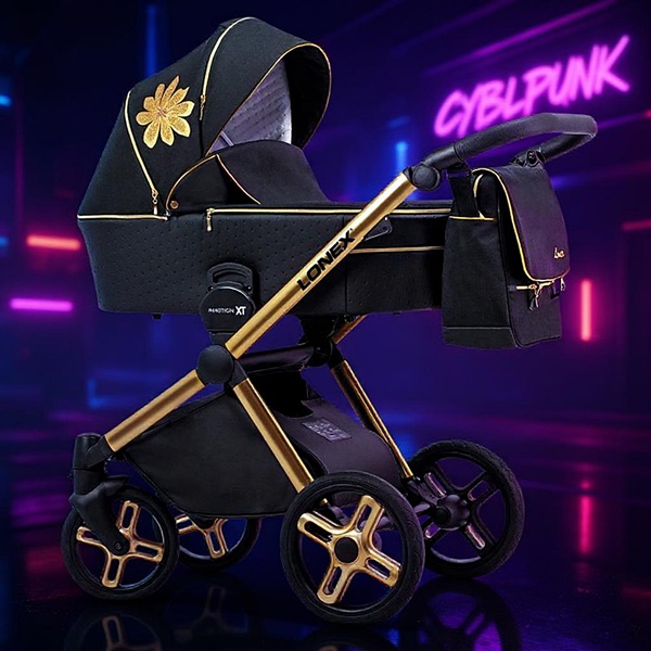 Elegancki wózek Lonex Emotion XT z czarną gondolą, złotymi akcentami i kołami, na tle neonowego, cyberpunkowego miasta.